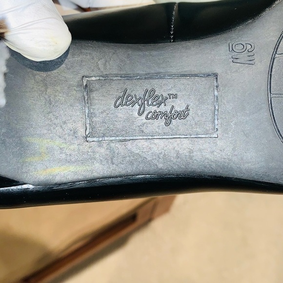 Dexflex Comfort Black Leather Pumps. - Picture 9 of 16